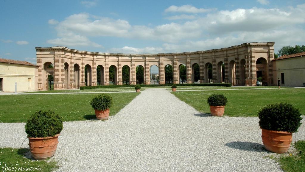 Agriturismo Corte Rocca San Giorgio di Mantova ภายนอก รูปภาพ