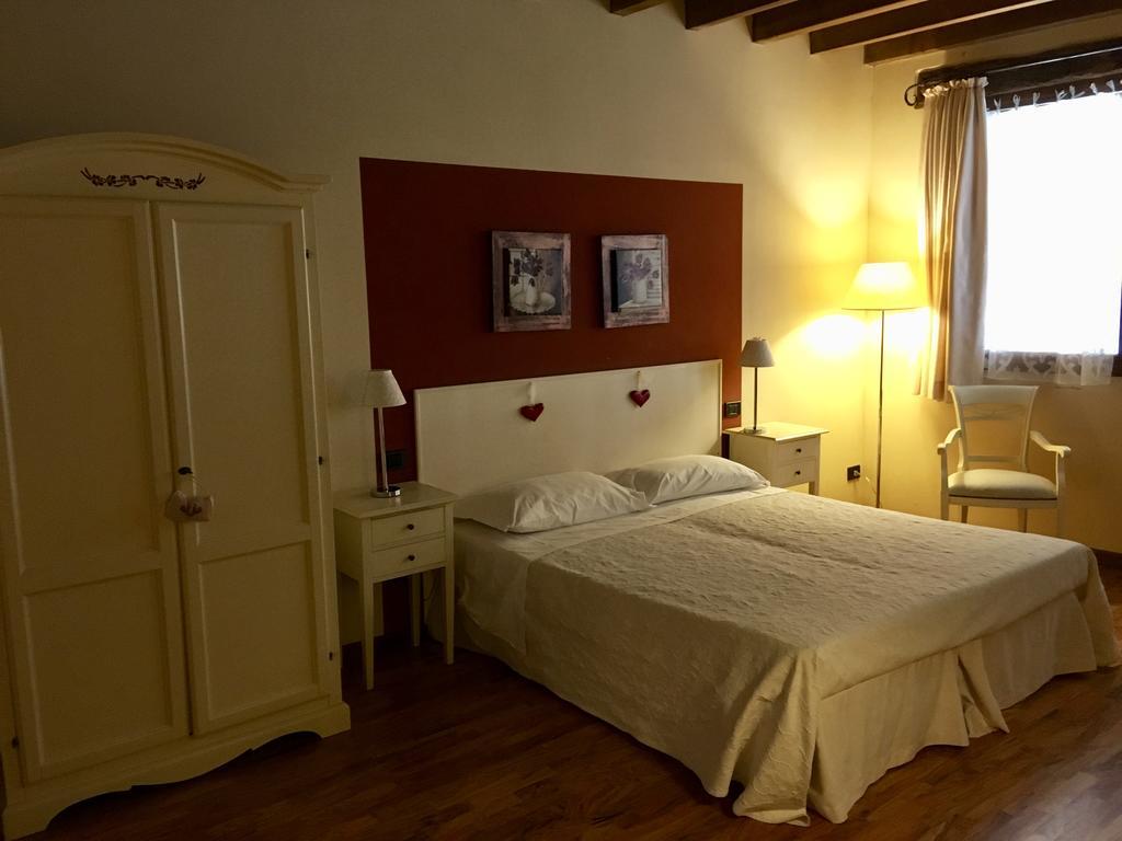 Agriturismo Corte Rocca San Giorgio di Mantova ภายนอก รูปภาพ