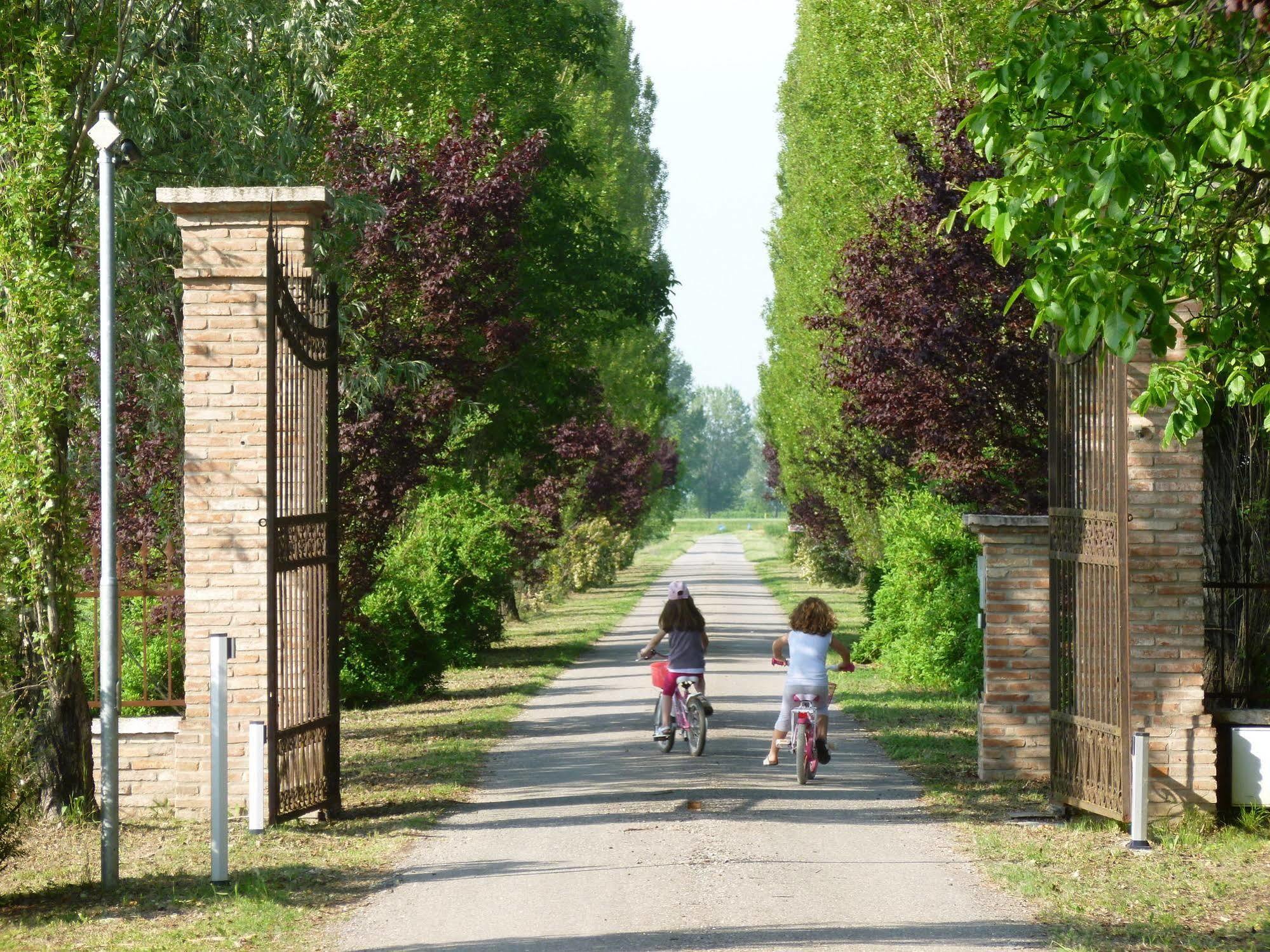 Agriturismo Corte Rocca San Giorgio di Mantova ภายนอก รูปภาพ